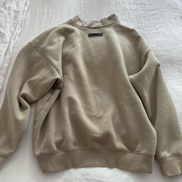 Fear of God Essentials Mock neck Sweatshirt Size Medium - Picture 5 of 5